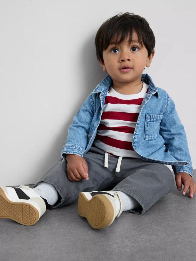 0-36 luni | Set compus din tricou cu mâneci lungi, pantaloni și cămășă din denim 0-36 luni | Set compus din tricou cu mâneci lungi, pantaloni și cămășă din denim