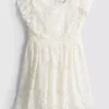 1,5-12 ani | rochie tip smock cu dantelă de la The Edit 1,5-12 ani | rochie tip smock cu dantelă de la The Edit