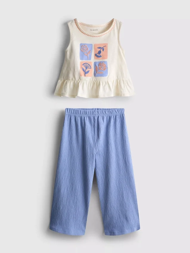 1,5-8 ani | Set compus din bluză cu peplum brodată și pantaloni 1,5-8 ani | Set compus din bluză cu peplum brodată și pantaloni
