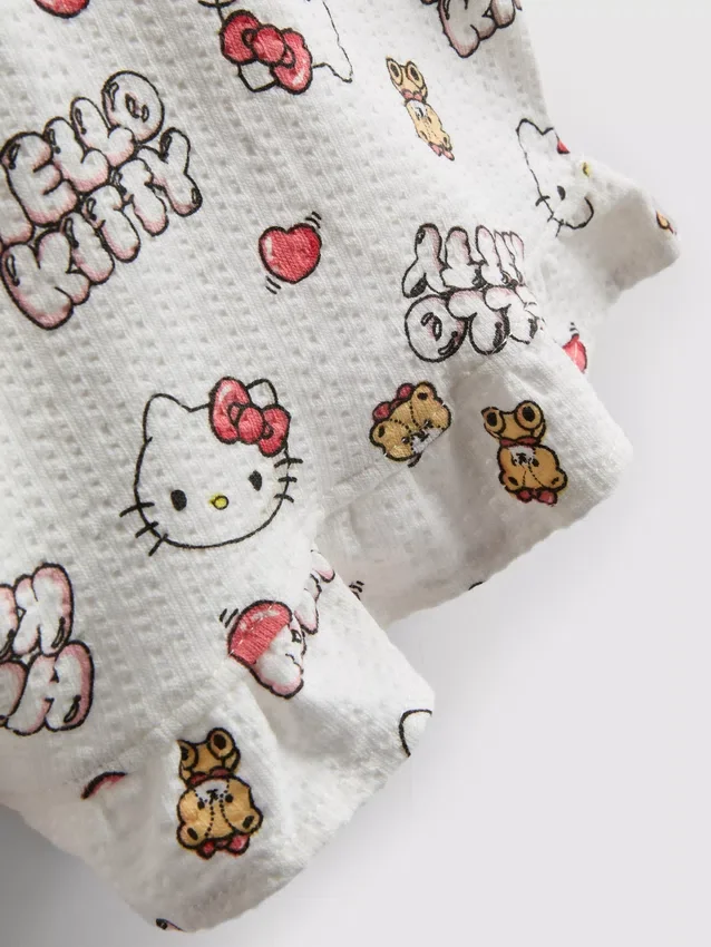 1,5–8 ani | Set compus din bluză și Pantaloni Scurți Hello Kitty 1,5–8 ani | Set compus din bluză și Pantaloni Scurți Hello Kitty