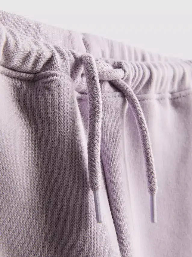 1,5–8 ani | Set compus din cămășă cu croi drept și Pantaloni de Trening 1,5–8 ani | Set compus din cămășă cu croi drept și Pantaloni de Trening