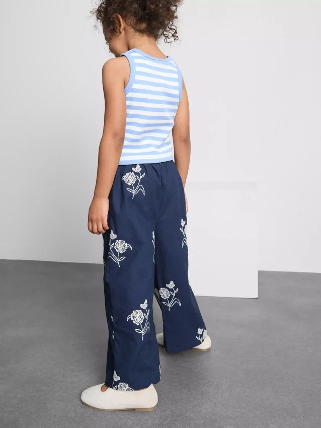 1,5–9 ani | pantaloni cu broderie florală 1,5–9 ani | pantaloni cu broderie florală
