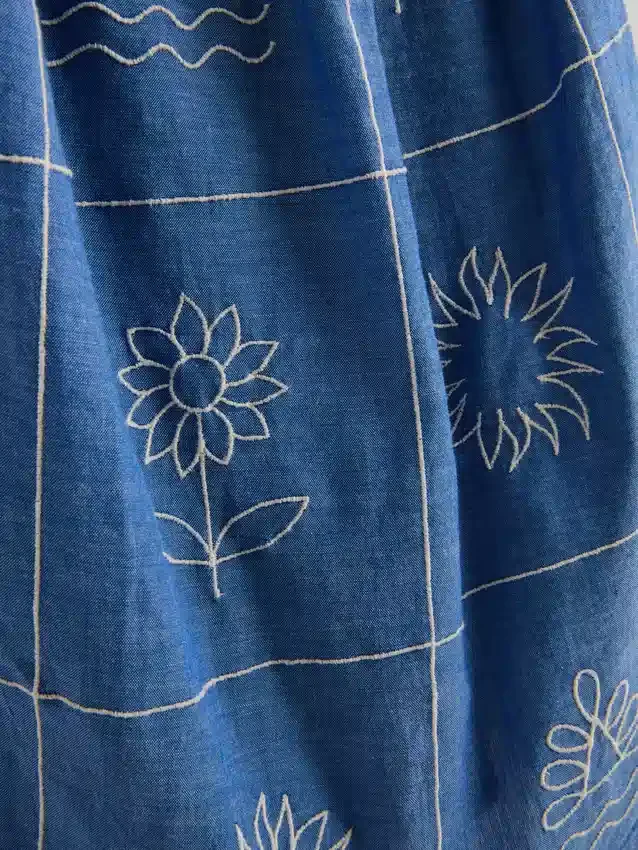 1,5–9 ani | rochie cu bretele din chambray brodată 1,5–9 ani | rochie cu bretele din chambray brodată