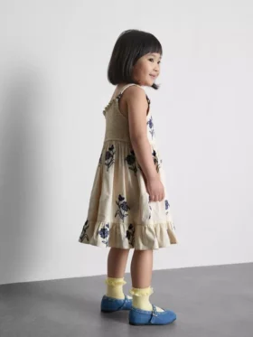 1,5–9 ani | rochie cu volane și imprimeu floral 1,5–9 ani | rochie cu volane și imprimeu floral