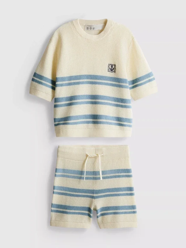 1,5–9 ani | Set compus din bluză din tricot și Pantaloni Scurți 1,5–9 ani | Set compus din bluză din tricot și Pantaloni Scurți