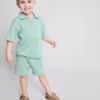 1,5–9 ani | Set compus din cămășă cu dungi și pantaloni scurți 1,5–9 ani | Set compus din cămășă cu dungi și pantaloni scurți