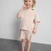 1,5–9 ani | Set compus din cămășă cu dungi și pantaloni scurți 1,5–9 ani | Set compus din cămășă cu dungi și pantaloni scurți