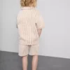 1,5–9 ani | Set compus din cămășă cu dungi și pantaloni scurți 1,5–9 ani | Set compus din cămășă cu dungi și pantaloni scurți