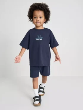 1,5–9 ani | Set de tricou și pantaloni scurți cu imprimeu tropical flocat 1,5–9 ani | Set de tricou și pantaloni scurți cu imprimeu tropical flocat