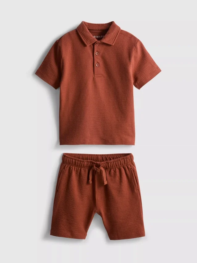 1-9 ani | Set compus din tricou polo texturat și pantaloni scurți 1-9 ani | Set compus din tricou polo texturat și pantaloni scurți