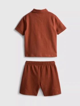 1-9 ani | Set compus din tricou polo texturat și pantaloni scurți
