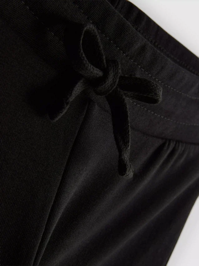 5-15 ani | Pantaloni de Trening evazați K-pop Demon Hunters 5-15 ani | Pantaloni de Trening evazați K-pop Demon Hunters