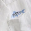 7-15 ani | Cămășă cu broderie în formă de pește 7-15 ani | Cămășă cu broderie în formă de pește