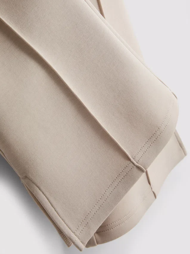 7-15 ani | Pantaloni de Trening evazați cu pliuri 7-15 ani | Pantaloni de Trening evazați cu pliuri