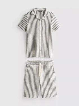 7-15 ani | Set compus din cămășă din tricot cu dungi și pantaloni scurți 7-15 ani | Set compus din cămășă din tricot cu dungi și pantaloni scurți