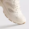 Adidași cu panouri din plasă groasă