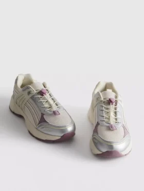 Adidași cu talpă groasă și închidere cu capse