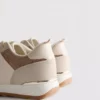 Adidași cu talpă joasă și detalii „Diamanta”