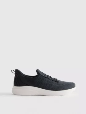 Adidași fără șireturi, cu talpă joasă