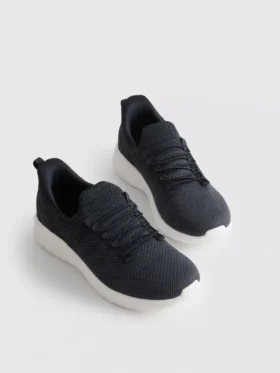 Adidași fără șireturi, cu talpă joasă