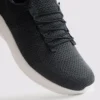 Adidași fără șireturi, cu talpă joasă