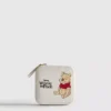 Bijuterii cu personajul Winnie the Pooh de la Disney Bijuterii cu personajul Winnie the Pooh de la Disney