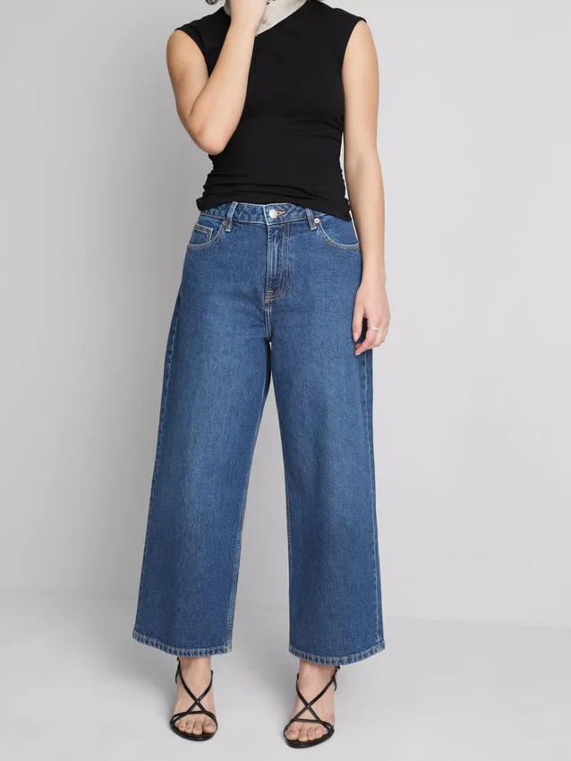 Blugi cropped din denim cu croi larg Blugi cropped din denim cu croi larg