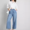 Blugi cropped din denim cu croi larg Blugi cropped din denim cu croi larg