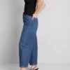 Blugi cropped din denim cu croi larg Blugi cropped din denim cu croi larg