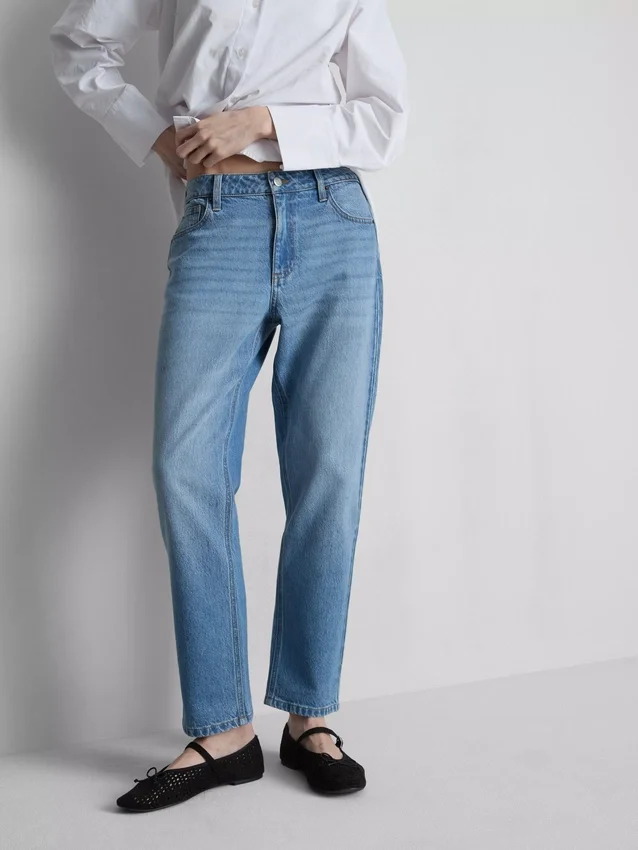 Blugi din denim de bumbac cu talie medie și croi drept Blugi din denim de bumbac cu talie medie și croi drept
