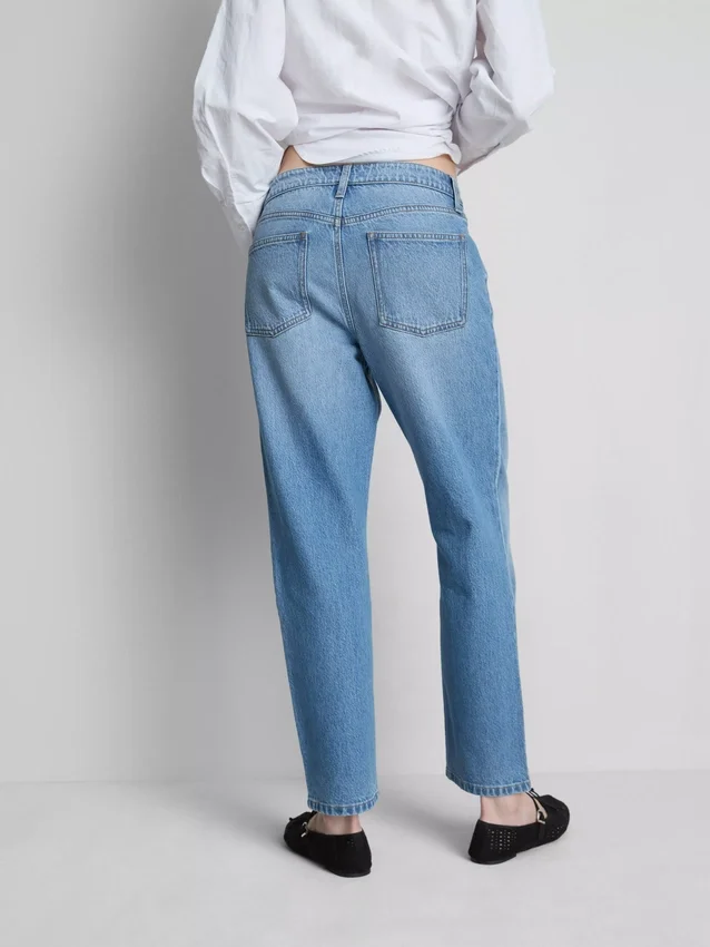 Blugi din denim de bumbac cu talie medie și croi drept Blugi din denim de bumbac cu talie medie și croi drept
