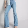 Blugi din denim de bumbac, cu talie medie și croi evazat Blugi din denim de bumbac, cu talie medie și croi evazat