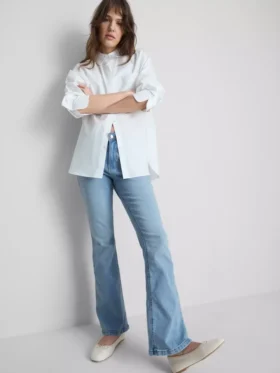 Blugi din denim de bumbac, cu talie medie și croi evazat