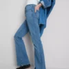 Blugi din denim de bumbac, cu talie medie și croi evazat Blugi din denim de bumbac, cu talie medie și croi evazat