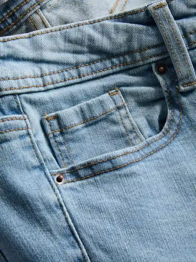Blugi din denim de bumbac, cu talie medie și croi evazat Blugi din denim de bumbac, cu talie medie și croi evazat