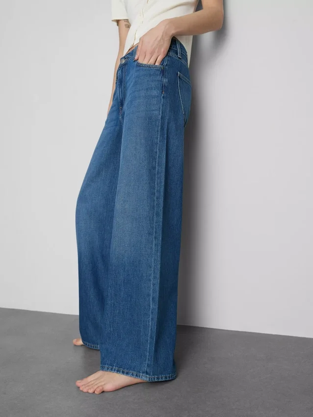 Blugi din denim de bumbac, talie medie, croi larg Blugi din denim de bumbac, talie medie, croi larg
