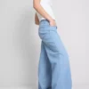 Blugi din denim de bumbac, talie medie, croi larg Blugi din denim de bumbac, talie medie, croi larg