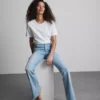 Blugi din denim de bumbac, talie medie, evazați Blugi din denim de bumbac, talie medie, evazați