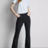 Blugi din denim de bumbac, talie medie, evazați Blugi din denim de bumbac, talie medie, evazați
