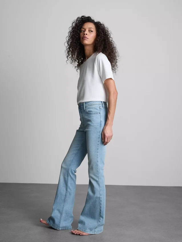 Blugi din denim de bumbac, talie medie, evazați Blugi din denim de bumbac, talie medie, evazați
