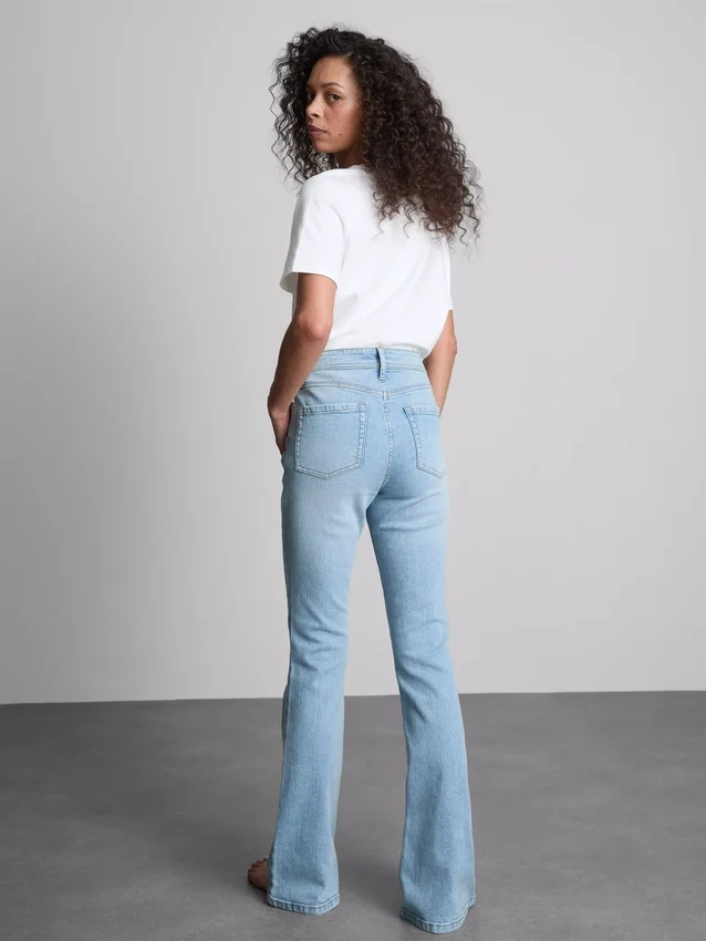 Blugi din denim de bumbac, talie medie, evazați Blugi din denim de bumbac, talie medie, evazați