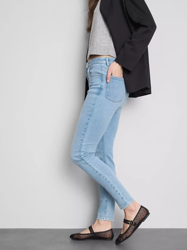 Blugi skinny cu talie înaltă de ultimă generație Blugi skinny cu talie înaltă de ultimă generație