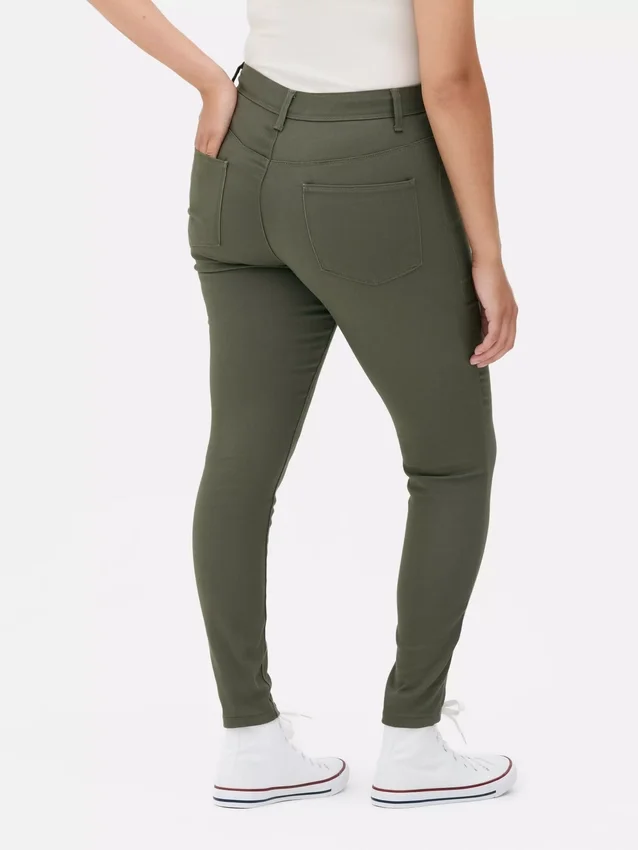 Blugi skinny Essential cu talie medie | croială normală Blugi skinny Essential cu talie medie | croială normală
