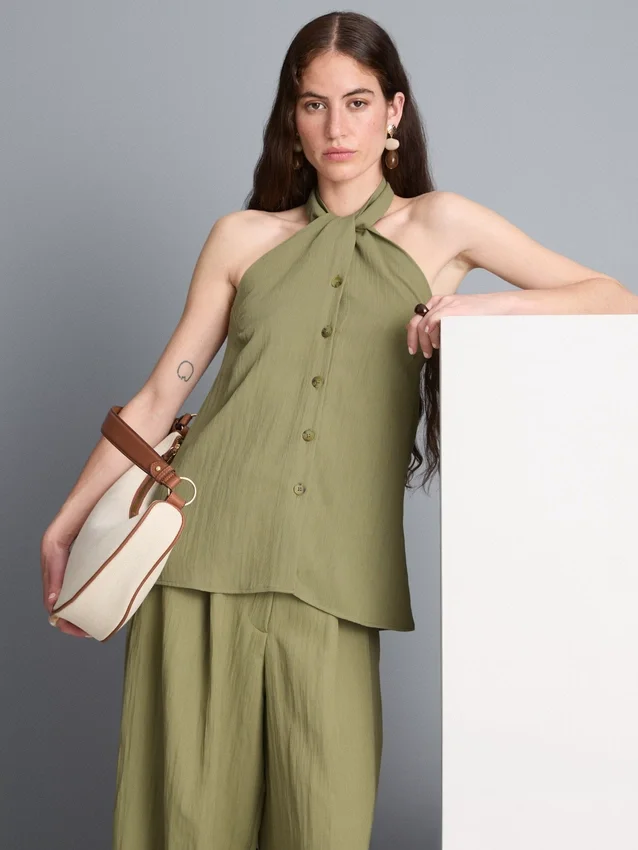 Bluză cu guler halter, texturată, cu nasturi Bluză cu guler halter, texturată, cu nasturi