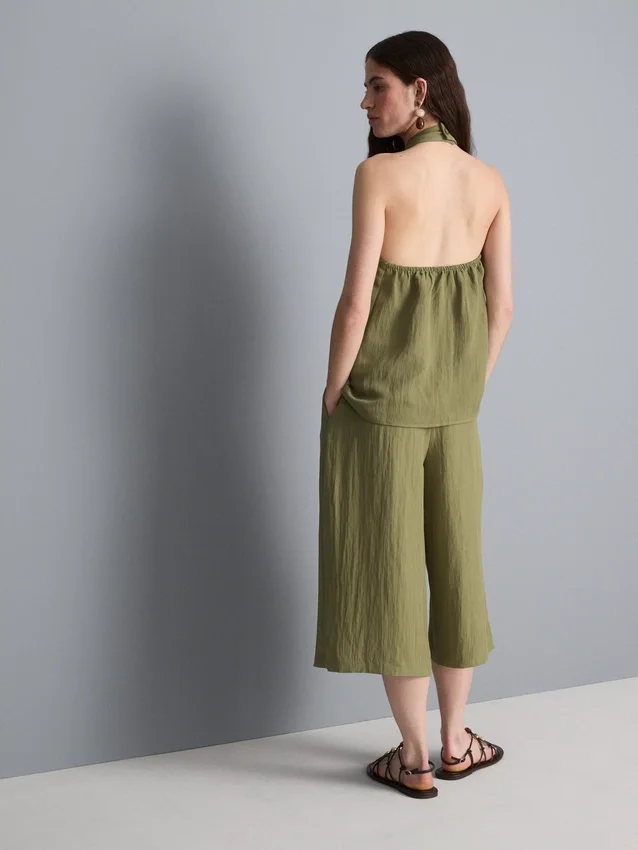 Bluză cu guler halter, texturată, cu nasturi Bluză cu guler halter, texturată, cu nasturi