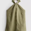 Bluză cu guler halter, texturată, cu nasturi Bluză cu guler halter, texturată, cu nasturi