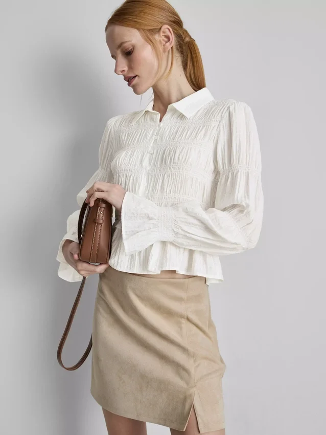 Bluză cu volane la tiv și peplum Bluză cu volane la tiv și peplum