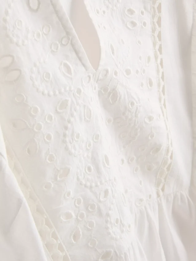Bluză din bumbac cu mâneci festonate și broderie Bluză din bumbac cu mâneci festonate și broderie