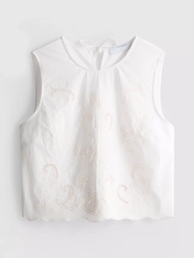 Bluză din bumbac cu mâneci scurte și broderie Bluză din bumbac cu mâneci scurte și broderie
