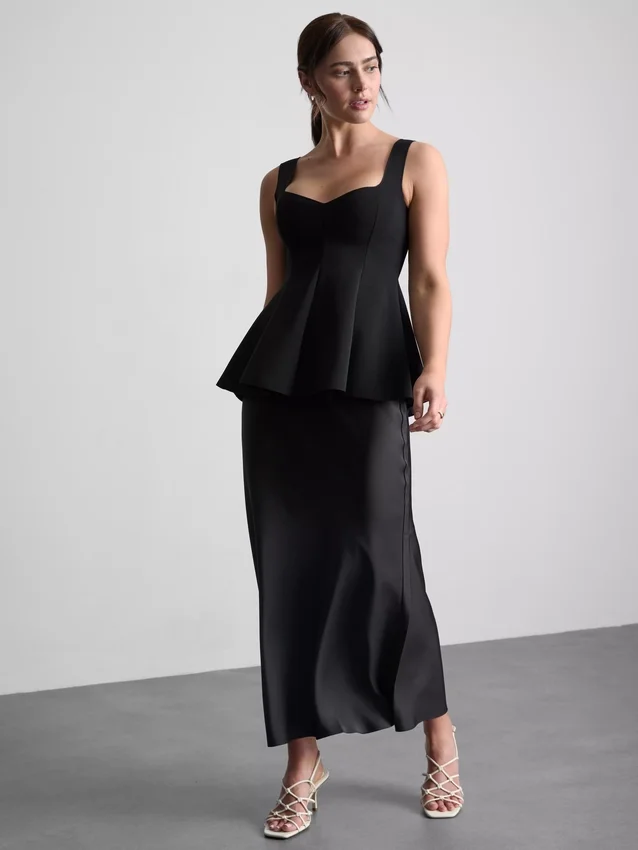 Bluză din crep cu decolteu în formă de inimă și peplum Bluză din crep cu decolteu în formă de inimă și peplum